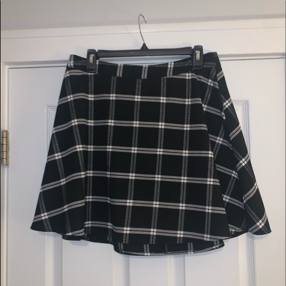 Black plaid Old Navy skirt